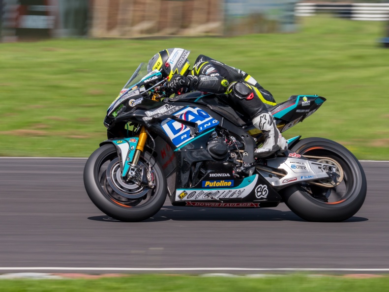 Motorcycle National (by NG Road Racing) on Sunday 28th July 2024 at Castle Combe Race Circuit