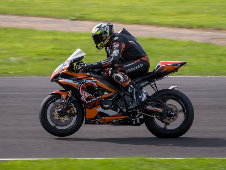 Motorcycle National (by NG Road Racing) on Sunday 28th July 2024 at Castle Combe Race Circuit